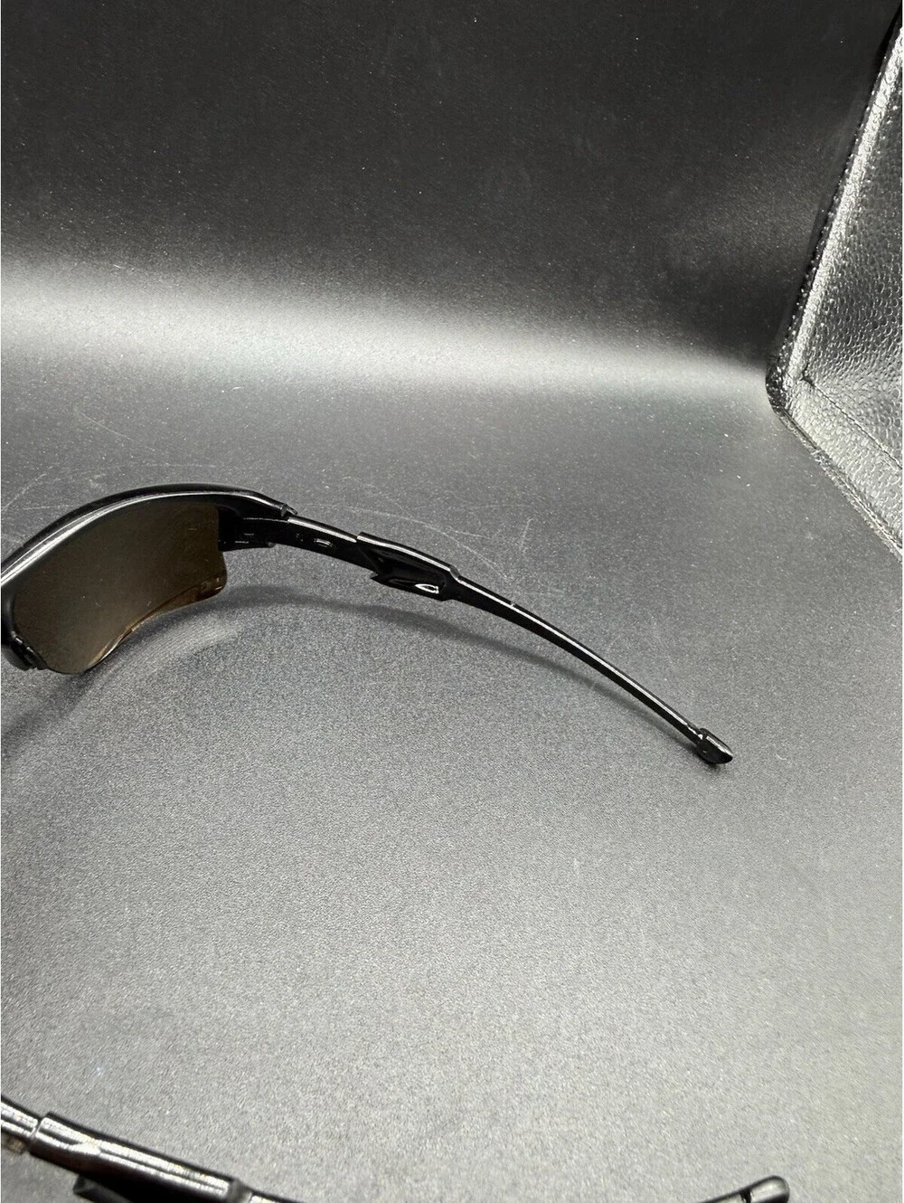 Oakley rubbers included